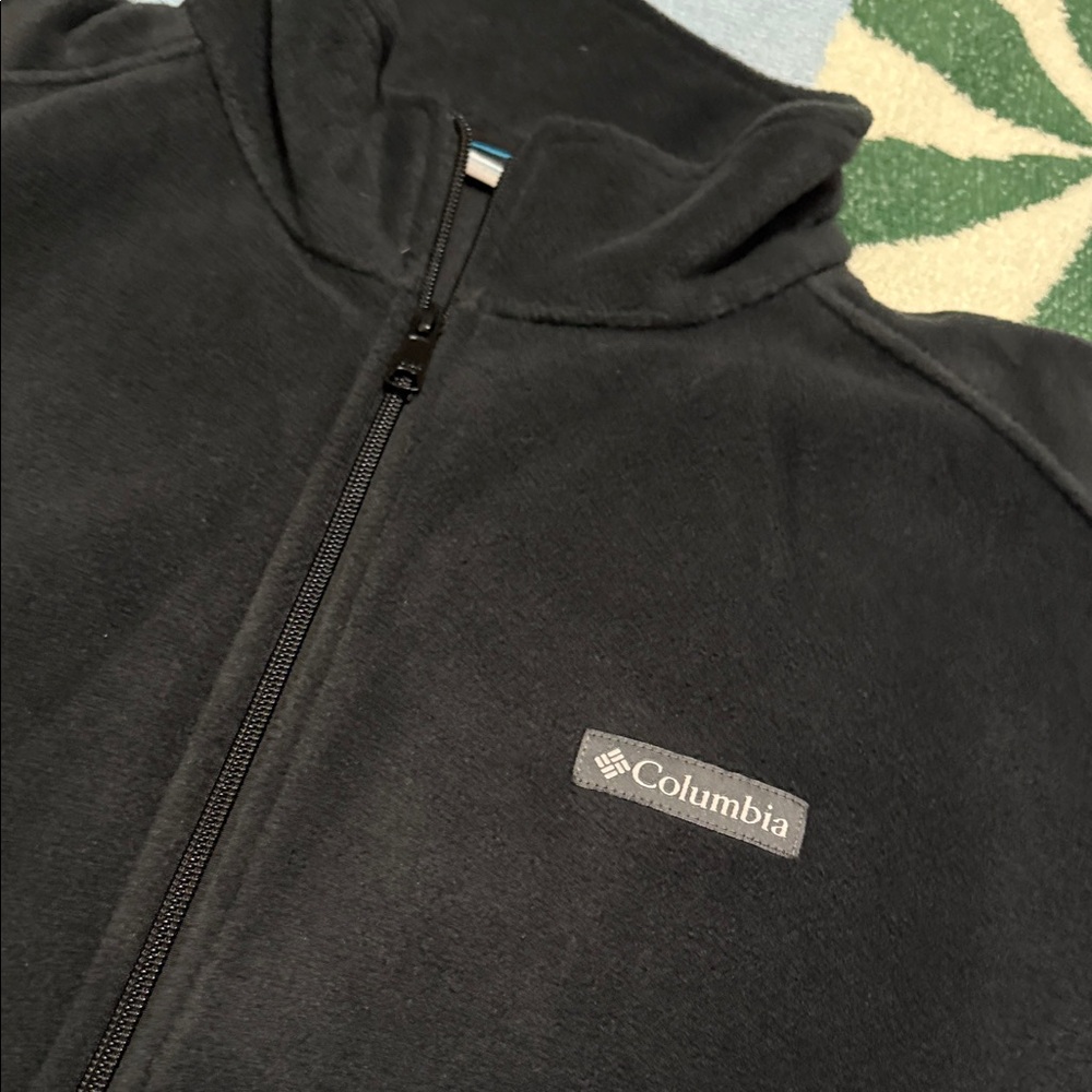 Columbia Black Zip-Up Fleece Vest - Picture 2 of 4